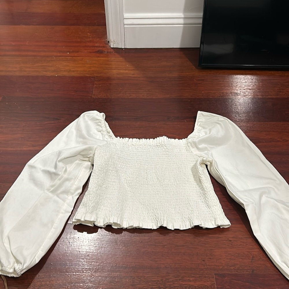 American Eagle puff sleeve top